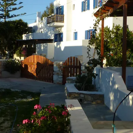 - Paros, Vassilia - 3 * Aliki (Paros)
